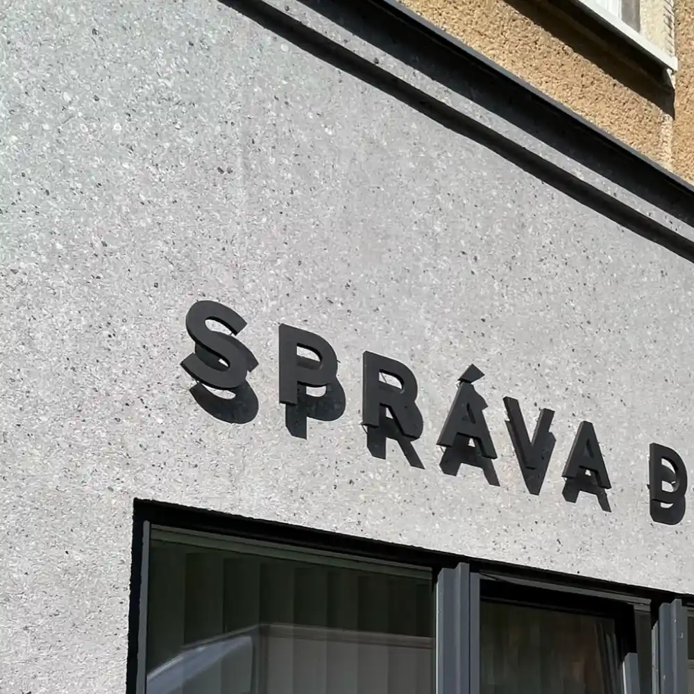 Fasádní dekorační soklová omítka se slídou Marmurit Decor, odstín šedý - vulcano