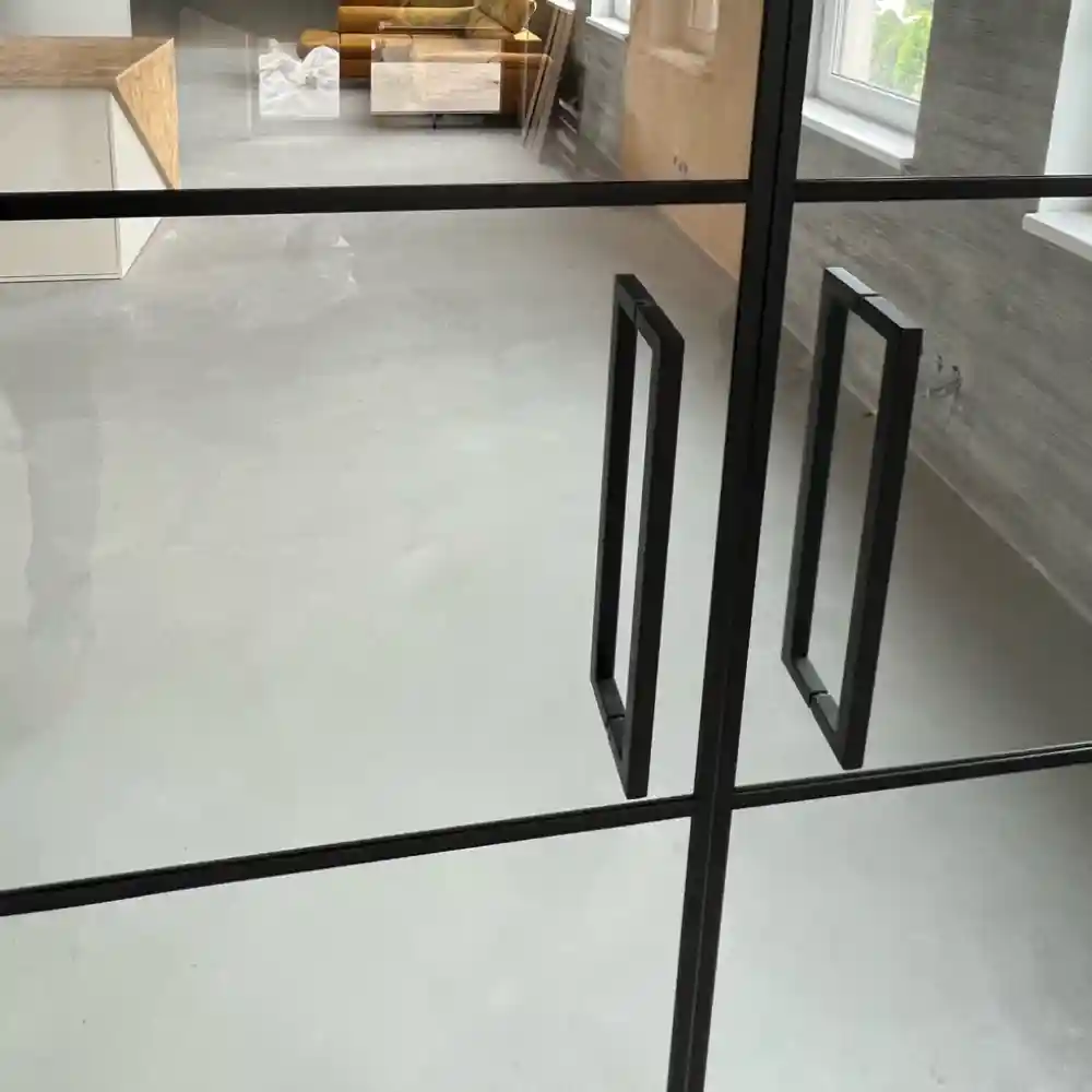 Showroom Brno betonové stěrky